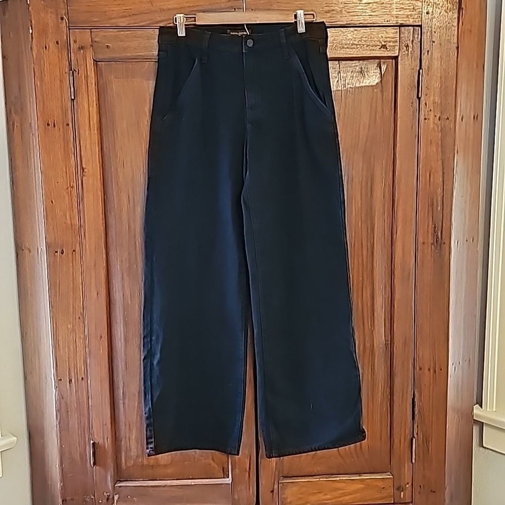 Banana Republic Factory Luxe Jean, Black, Size 8, NWT Never Been Worn - Picture 4 of 13